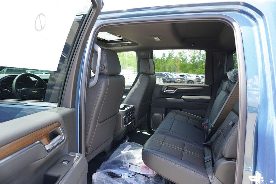 new 2025 Chevrolet Silverado 3500 car, priced at $79,870