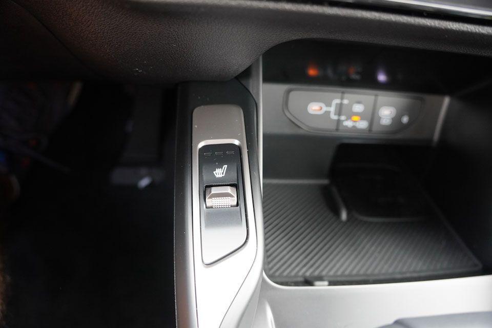 new 2026 Kia Sorento car, priced at $40,606