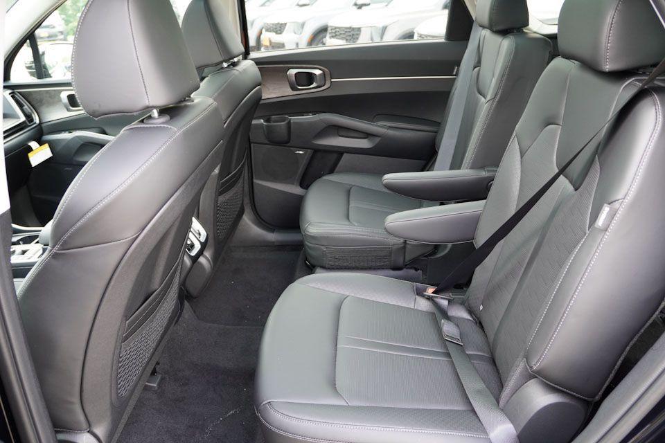 new 2026 Kia Sorento car, priced at $40,606