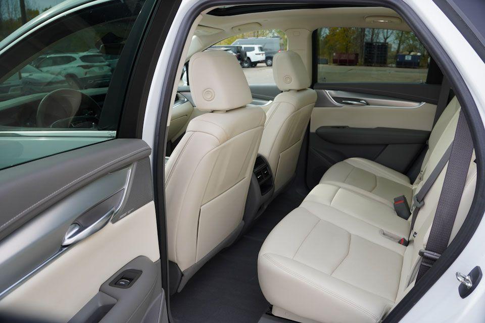 used 2021 Cadillac XT5 car, priced at $21,459