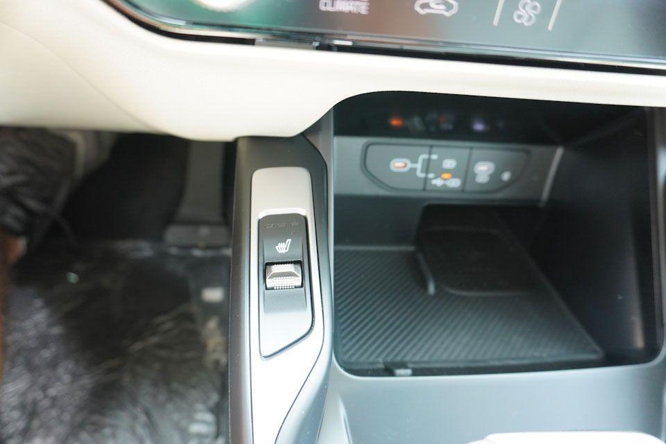 new 2025 Kia Sorento car, priced at $34,474