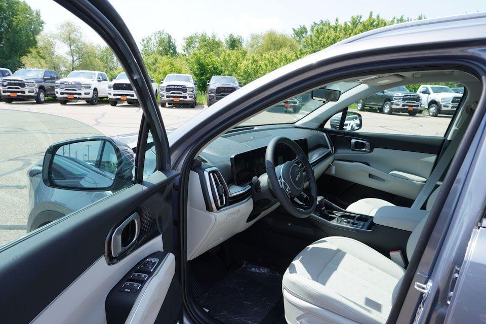 new 2025 Kia Sorento car, priced at $34,474