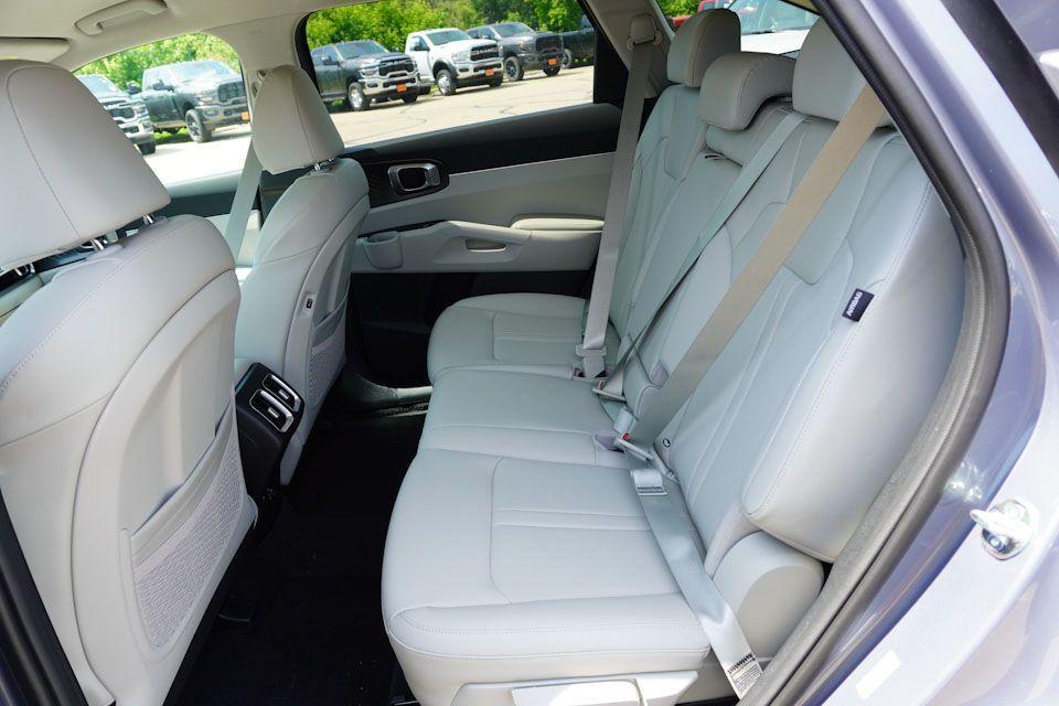 new 2025 Kia Sorento car, priced at $34,474
