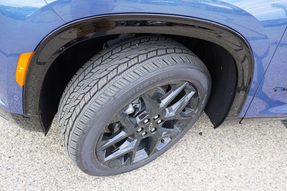 new 2025 Chevrolet Traverse car, priced at $56,382