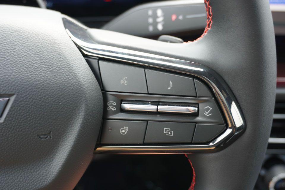 new 2025 Chevrolet Traverse car, priced at $56,382