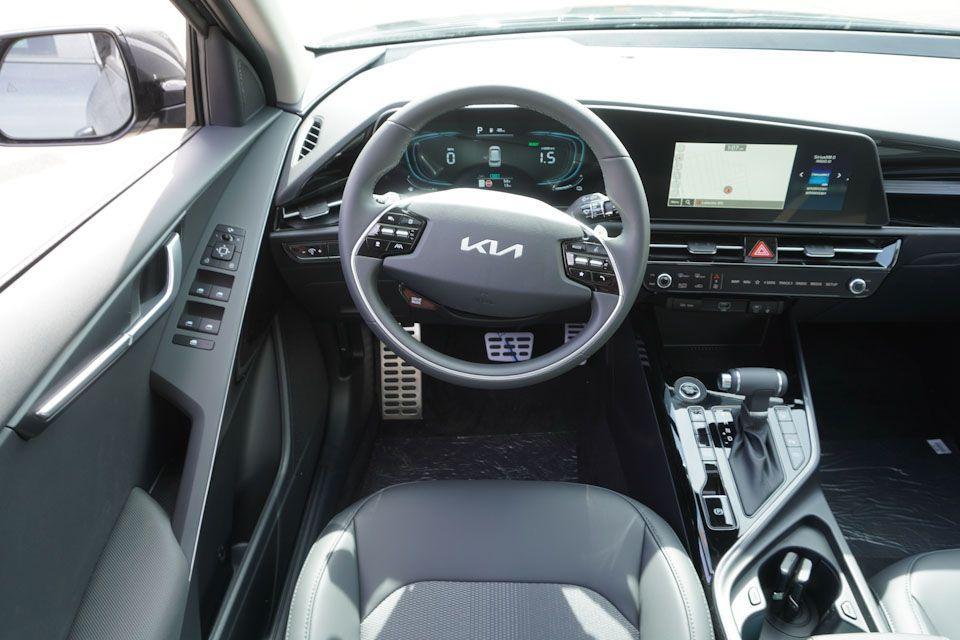 new 2025 Kia Niro car, priced at $29,871