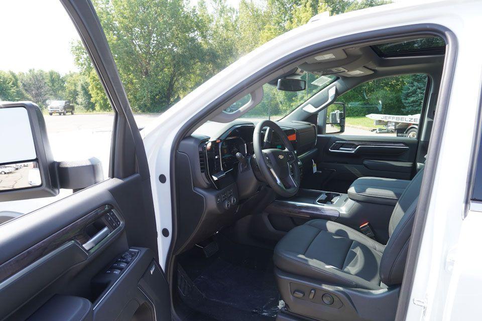 new 2025 Chevrolet Silverado 3500 car, priced at $76,630