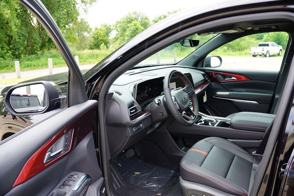 new 2025 Chevrolet Traverse car, priced at $56,379