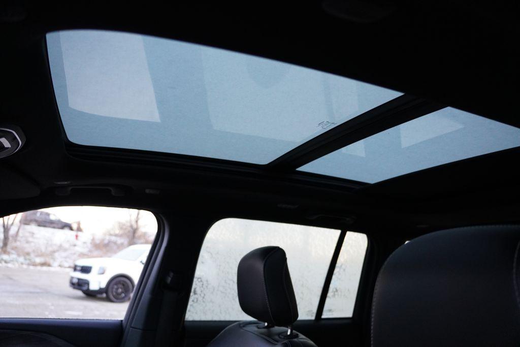 used 2024 Jeep Grand Cherokee car, priced at $39,527