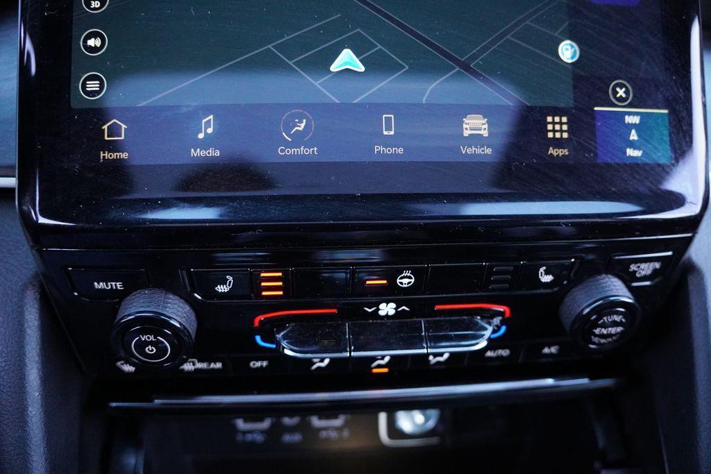 used 2024 Jeep Grand Cherokee car, priced at $39,527