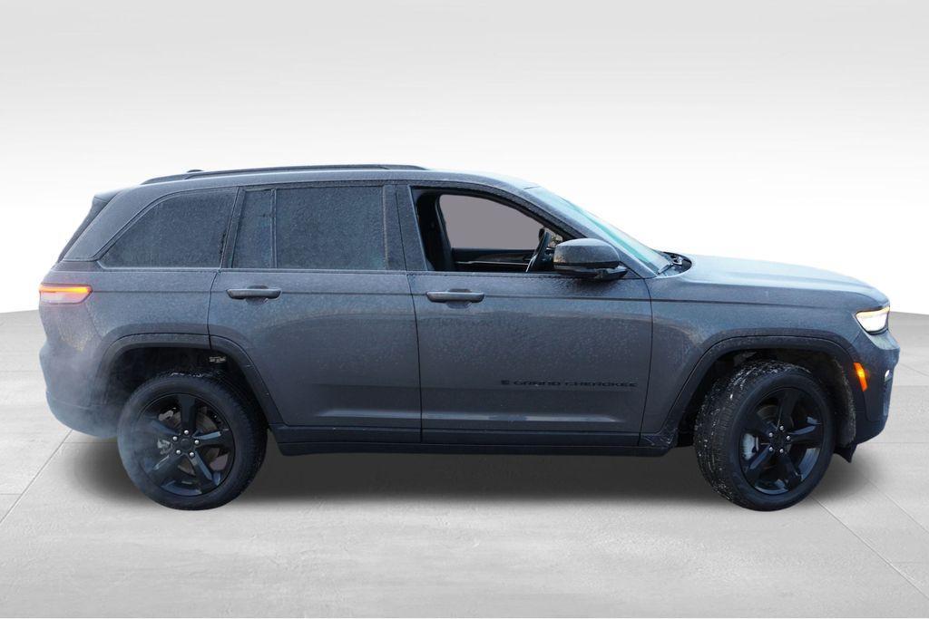 used 2024 Jeep Grand Cherokee car, priced at $39,527