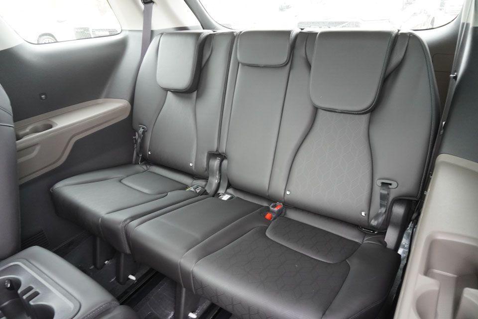 new 2025 Kia Carnival car, priced at $37,801