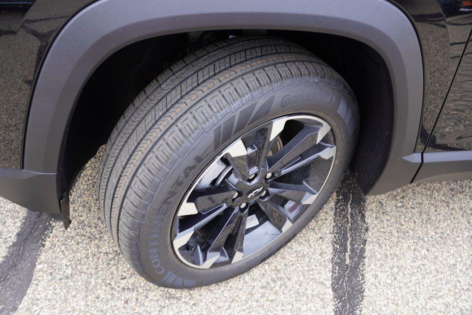 new 2026 Chevrolet Equinox car, priced at $34,490