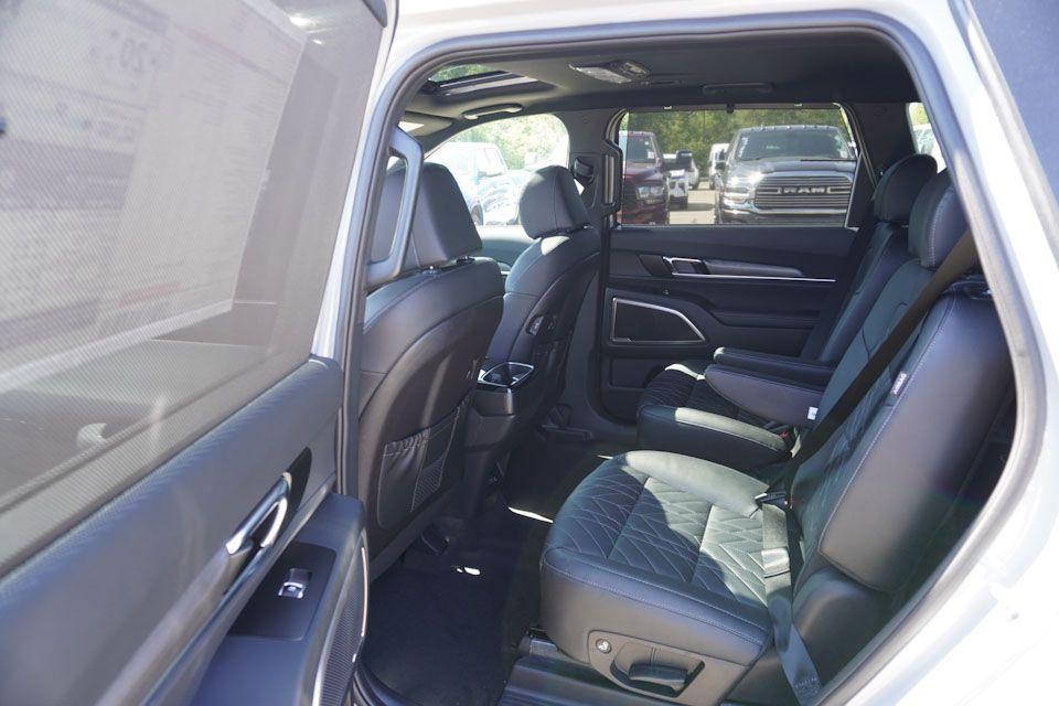 new 2024 Kia Telluride car, priced at $43,781