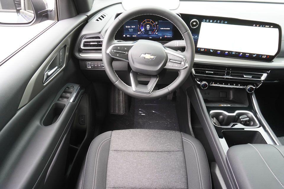 new 2025 Chevrolet Traverse car, priced at $41,695