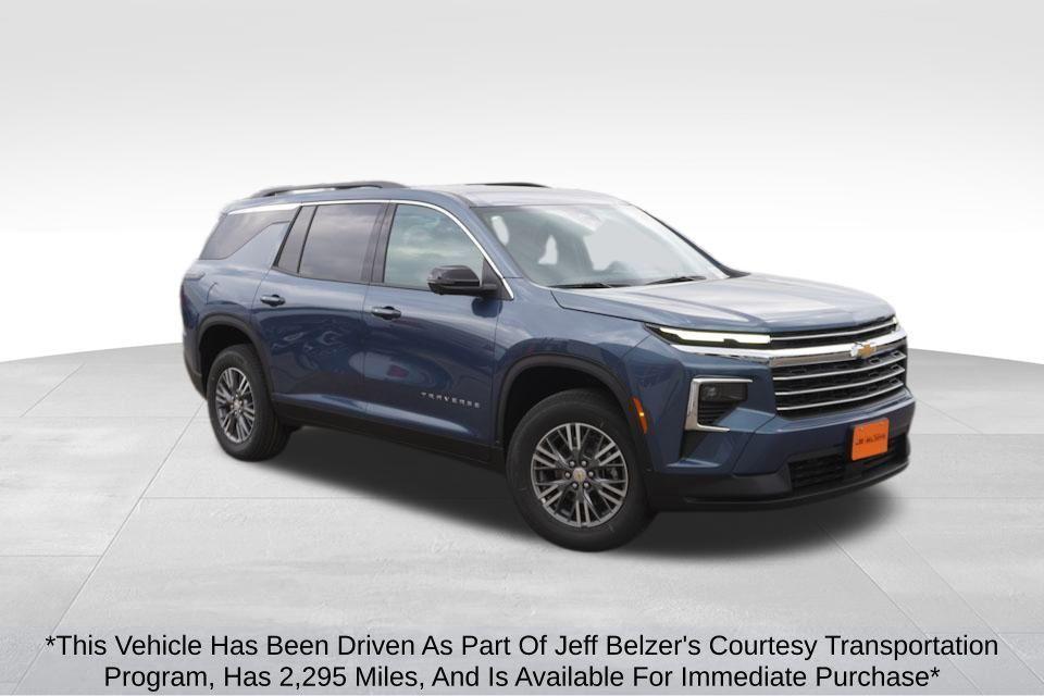 new 2025 Chevrolet Traverse car, priced at $40,895