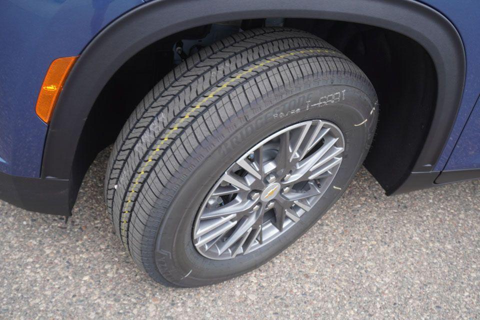 new 2025 Chevrolet Traverse car, priced at $41,695