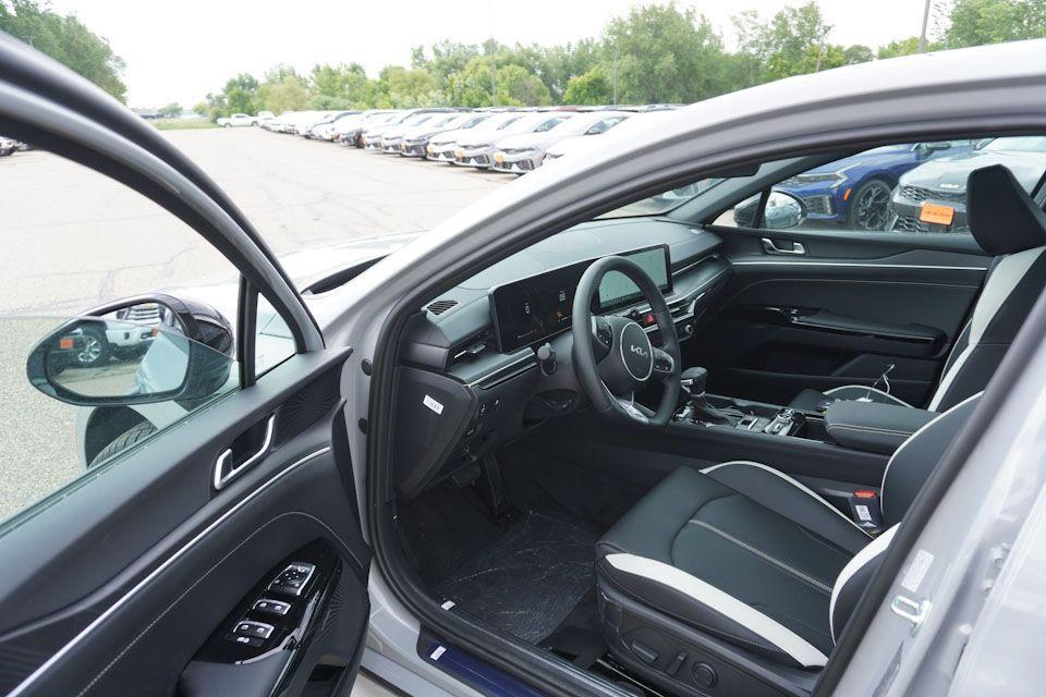 new 2025 Kia K5 car, priced at $30,161