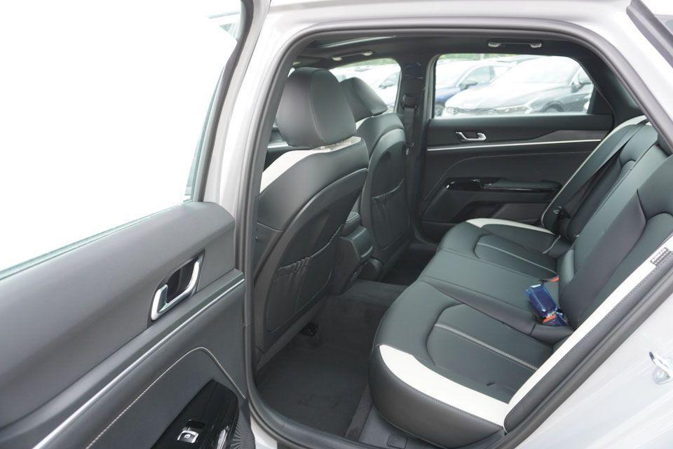 new 2025 Kia K5 car, priced at $30,161