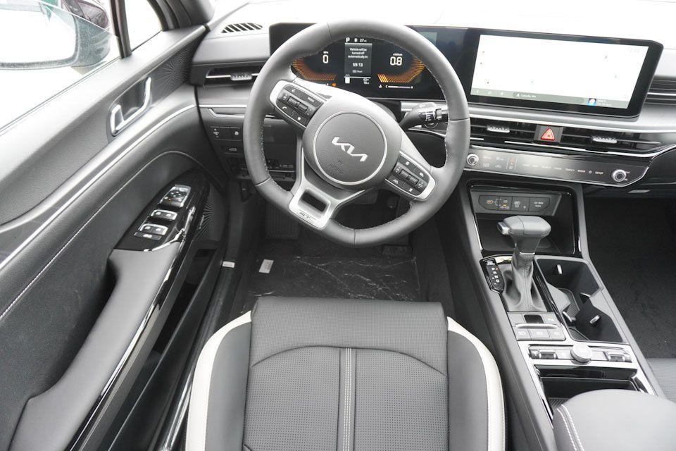 new 2025 Kia K5 car, priced at $30,161