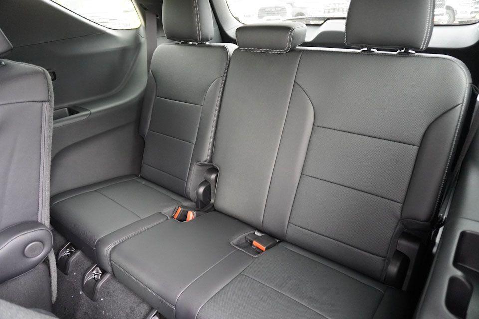 new 2025 Chevrolet Traverse car, priced at $43,598
