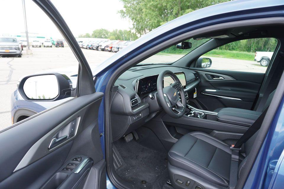 new 2025 Chevrolet Traverse car, priced at $43,598