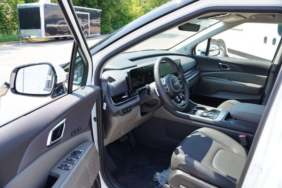 new 2026 Kia Carnival Hybrid car, priced at $42,680