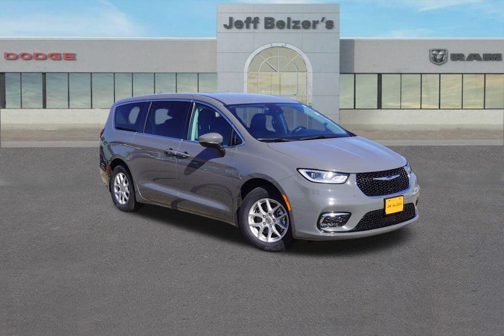 used 2023 Chrysler Pacifica car, priced at $25,975