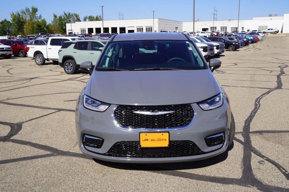 used 2023 Chrysler Pacifica car, priced at $25,459