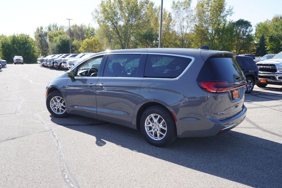 used 2023 Chrysler Pacifica car, priced at $25,459