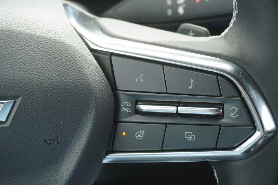 new 2025 Chevrolet Traverse car, priced at $41,295