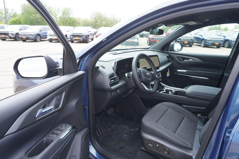 new 2025 Chevrolet Traverse car, priced at $41,295