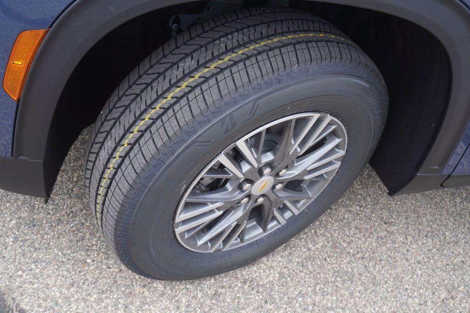 new 2025 Chevrolet Traverse car, priced at $41,295