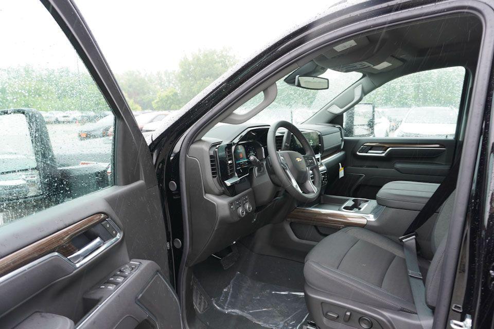 new 2025 Chevrolet Silverado 3500 car, priced at $59,630