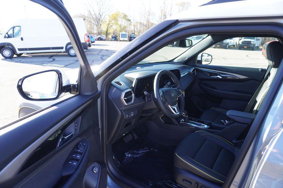 new 2025 Chevrolet TrailBlazer car, priced at $28,885