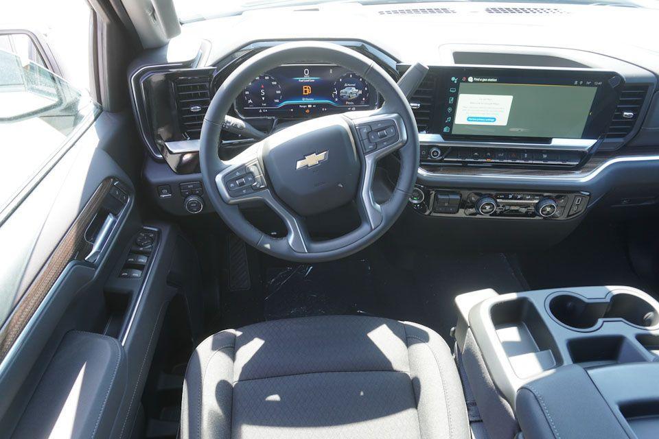 new 2025 Chevrolet Silverado 1500 car, priced at $45,660