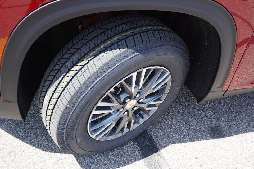 new 2025 Chevrolet Traverse car, priced at $43,138