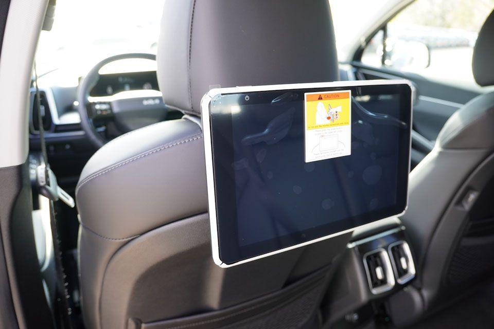 new 2026 Kia Sorento car, priced at $35,428