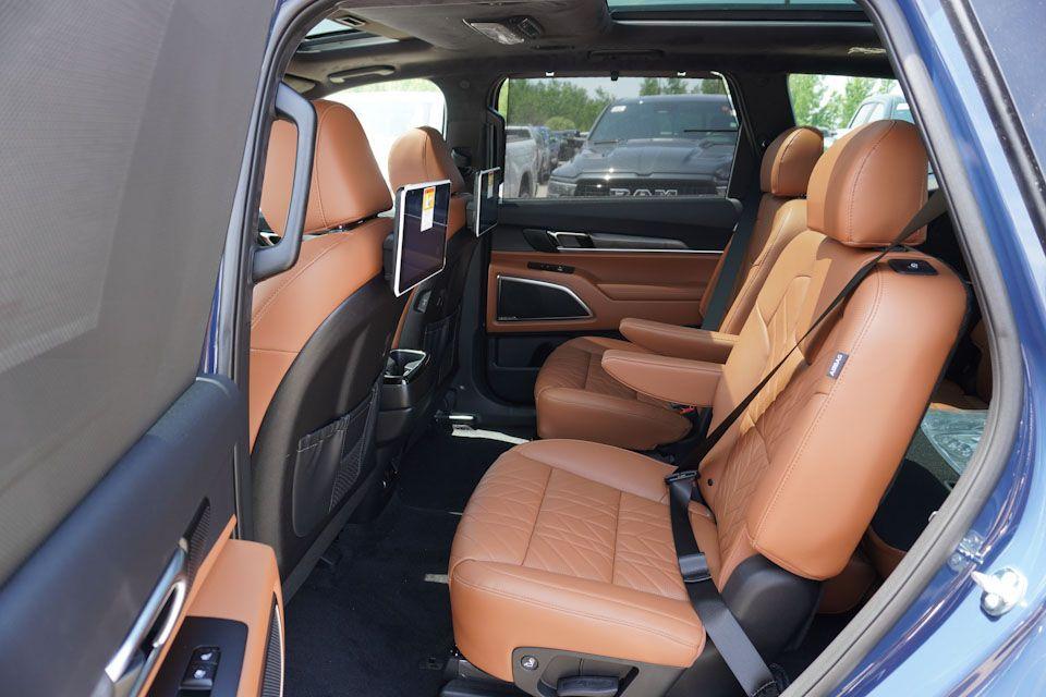 new 2025 Kia Telluride car, priced at $51,338