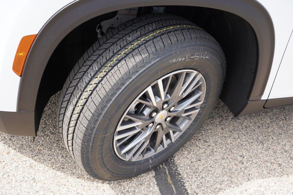 new 2026 Chevrolet Traverse car, priced at $44,815