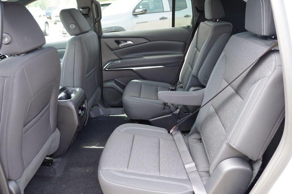 new 2026 Chevrolet Traverse car, priced at $44,815