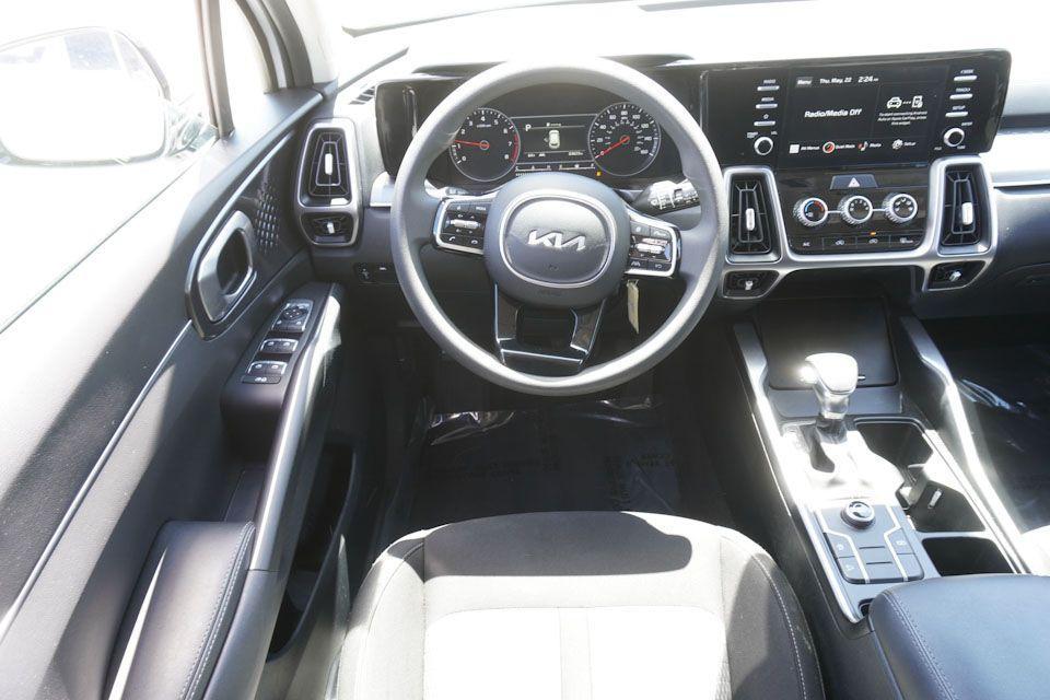 used 2023 Kia Sorento car, priced at $22,617
