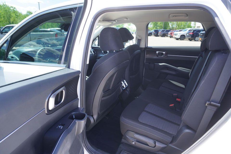 used 2023 Kia Sorento car, priced at $22,617