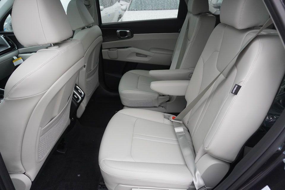 new 2025 Kia Sorento car, priced at $37,012