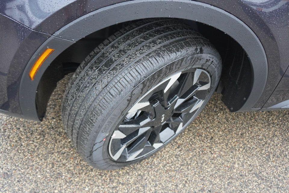 new 2025 Kia Sorento car, priced at $37,012