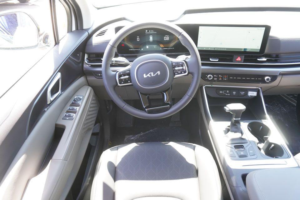 new 2025 Kia Carnival car, priced at $37,801