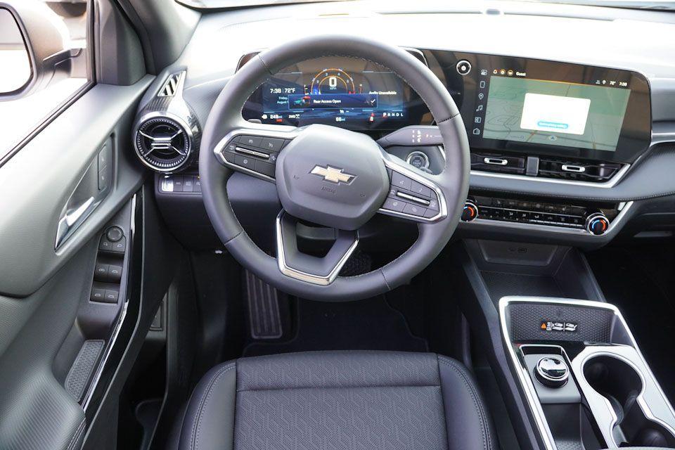 new 2026 Chevrolet Equinox car, priced at $30,595