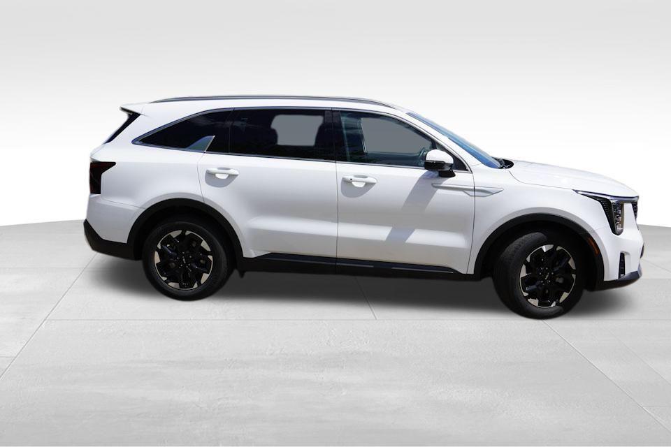 used 2024 Kia Sorento car, priced at $31,542
