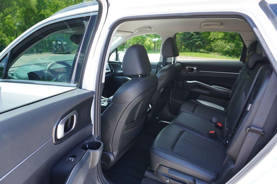 used 2024 Kia Sorento car, priced at $31,542