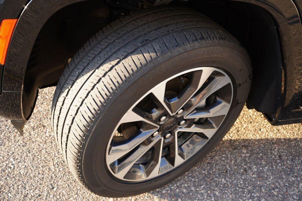 used 2023 Jeep Grand Cherokee car, priced at $38,286